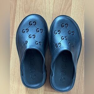 Gucci women Black Logo Slippers